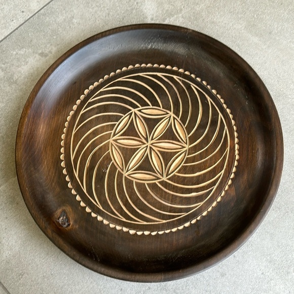 Carved wood platter - Picture 1 of 6